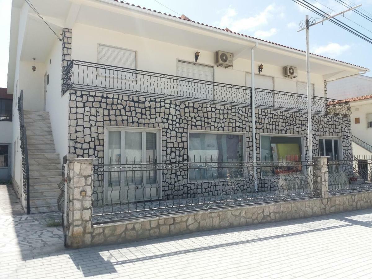 Alojamento Das Laranjeiras Fernão Ferro Eksteriør bilde
